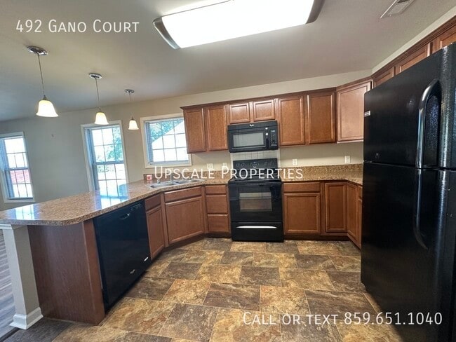Building Photo - 492 Gano Ct