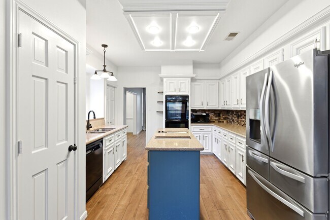 Building Photo - 5626 Spring Lodge Dr