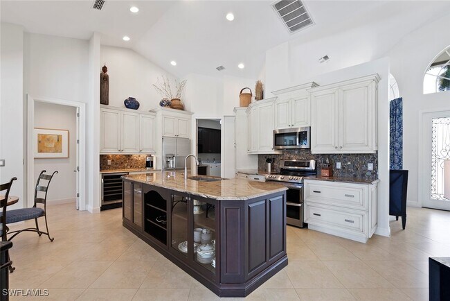 Building Photo - 8949 Lely Island Cir