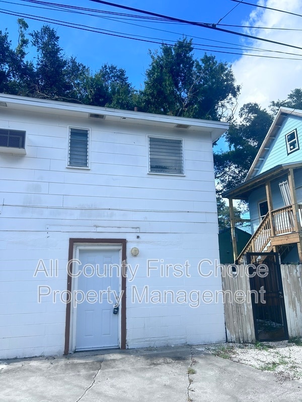 Building Photo - 2843 1/2 2nd Ave So