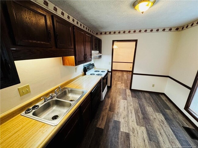 Building Photo - 446 Wilder Dr