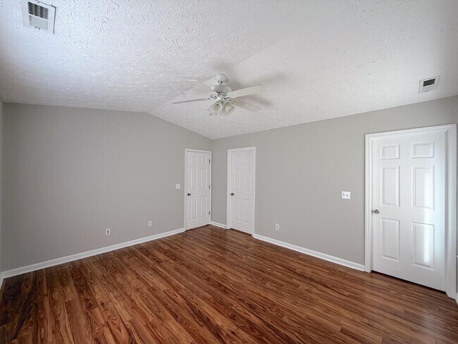Building Photo - Charming 3 Bedroom Home in Raleigh!