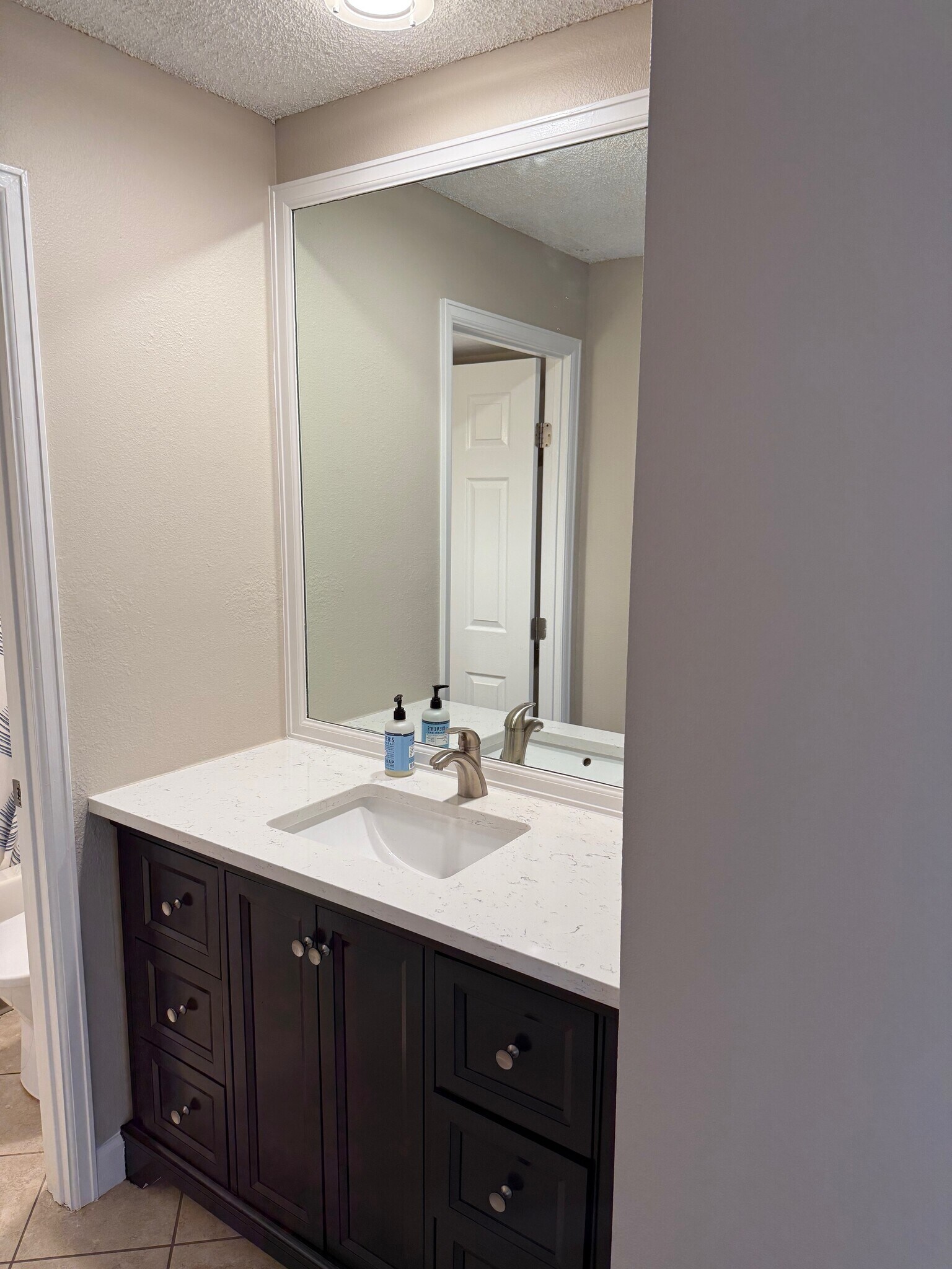 Vanity - 2 Adams St