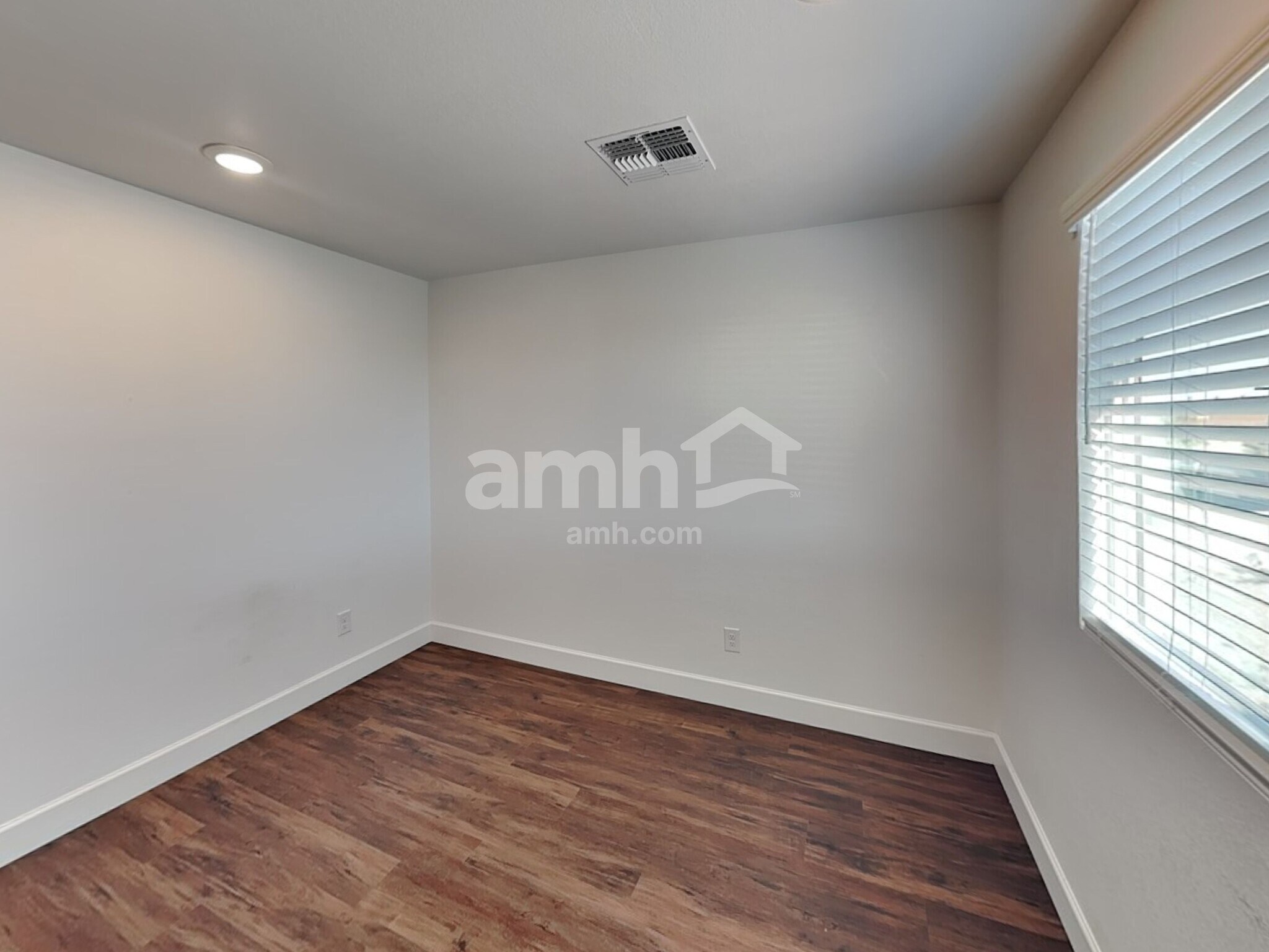 Building Photo - 8971 N 171st Dr