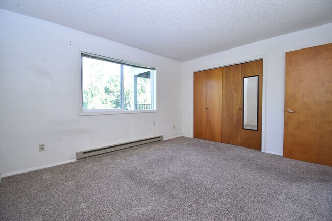 Building Photo - Spectacular views of the Bridgers!  Cute 2 bedroom 1.5 bath apartment