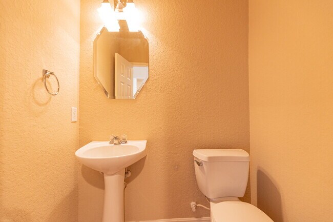 Building Photo - 8922 Weimer Forest