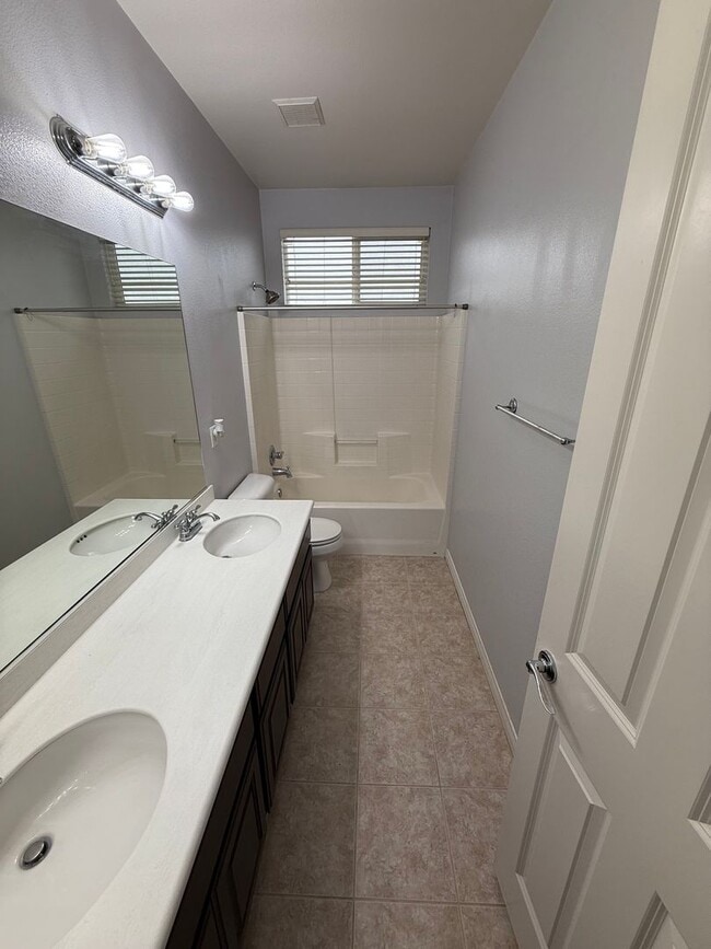 Building Photo - Elegant 4-Bedroom, 3-Bathroom Home with 3-...