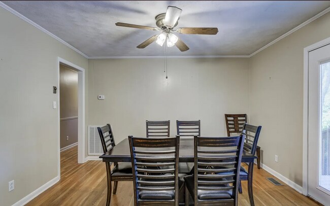 Building Photo - 223 Sequoyah Dr