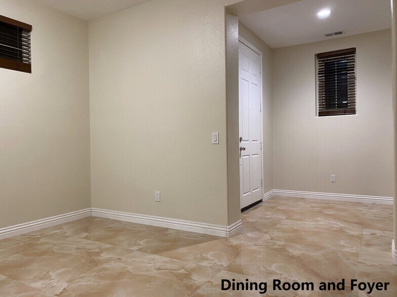 Building Photo - 31750 Paseo de Castaic