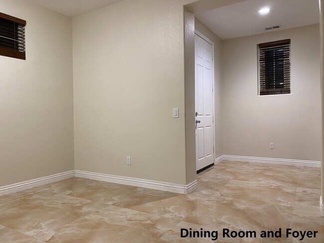 Building Photo - 31750 Paseo de Castaic