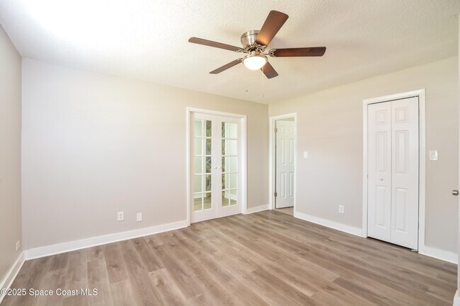 Building Photo - 7405 Calmoso Ave