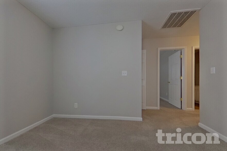 Building Photo - 945 Schofield Ln