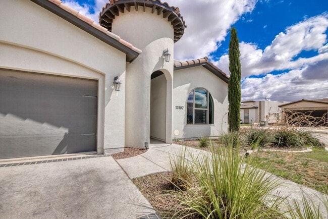 Building Photo - Beautiful East side House in Ventanas Subdivision