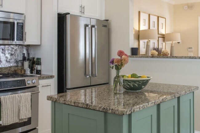 Building Photo - 801 Durant Pl NE