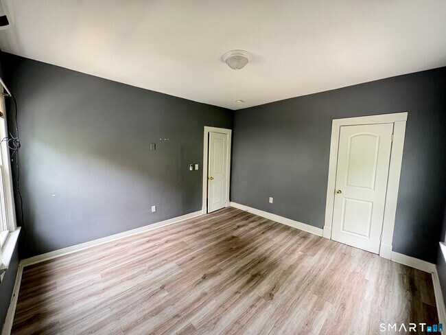 Building Photo - 120 Wilcox Ave