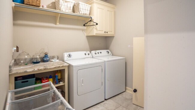 Building Photo - 3707 Sterling Oaks Dr