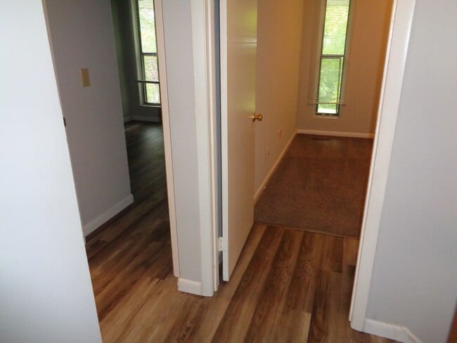 Building Photo - Heather Hills-Townhouse For Rent