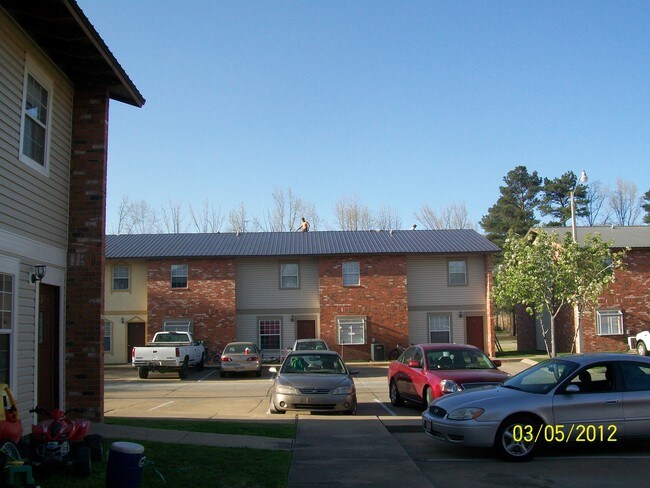 Outside Property - 106 Briarhill Rd