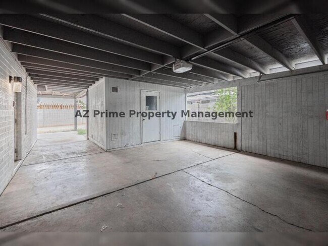 Building Photo - 1838 E Enid Ave