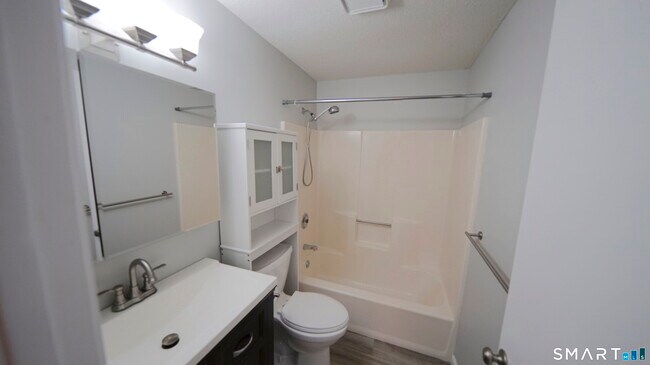 Building Photo - 64 Crystal Ln