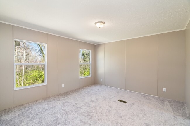 Building Photo - 456 W Outer Dr