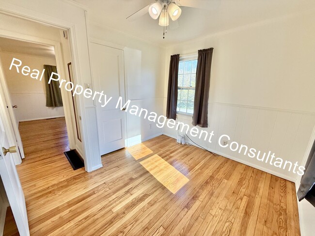 Building Photo - Charming 3-Bedroom Home with Covered Deck ...