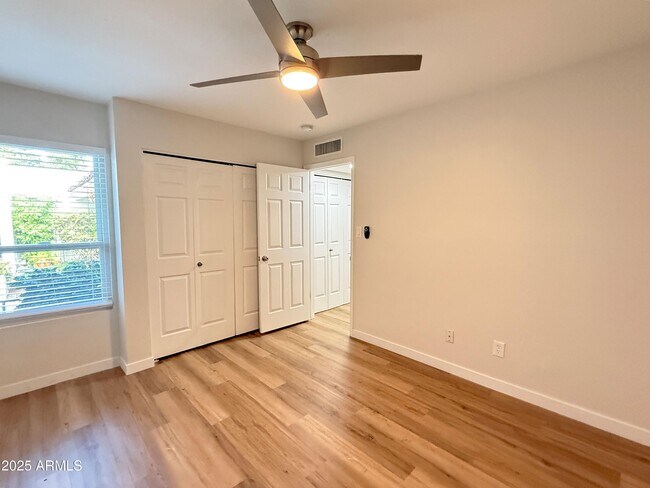 Building Photo - 6533 N Maryland Cir