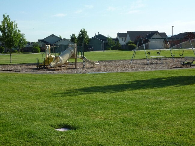 Building Photo - Meridian Home