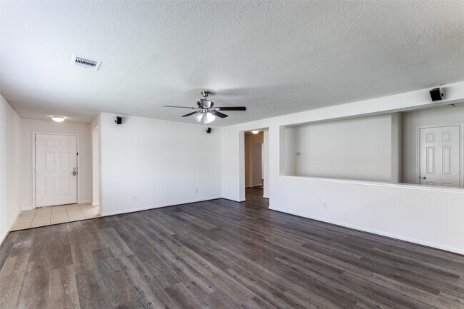 Building Photo - 29519 Legends Bluff Dr
