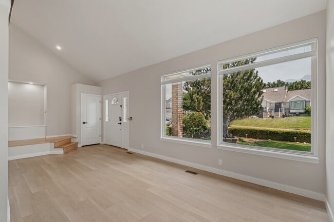 Building Photo - 11390 Mariposa Way