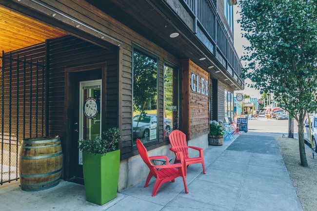 Primary Photo - Glee Apartments
