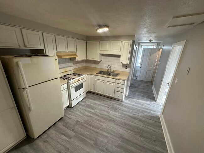 Building Photo - 260 Pronesti Ln