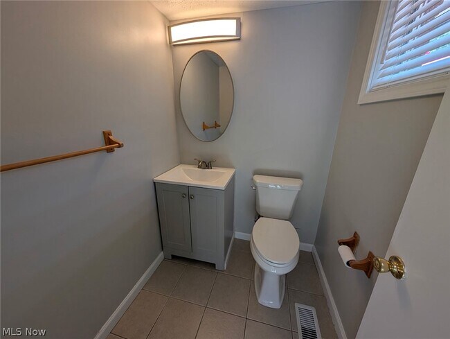 Building Photo - 2581 Shakespeare Ln
