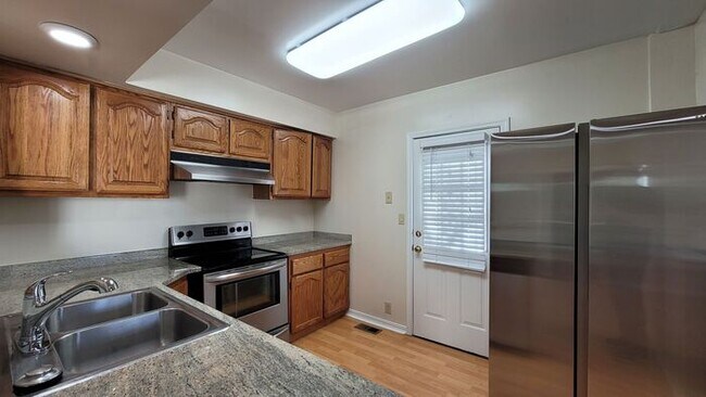 Building Photo - Spacious & Charming 2-Bed/2-Bath Home – Wa...