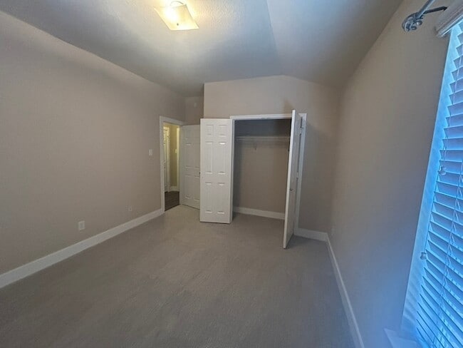 Building Photo - 20922 Barbons Heath Ct