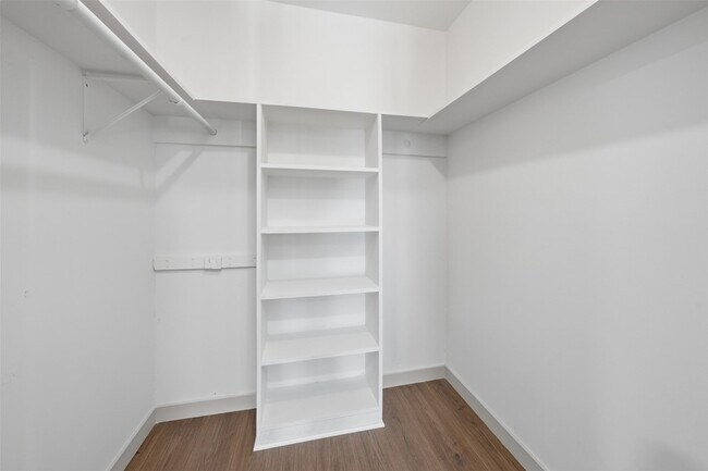 Building Photo - 5002 Cedar Creek Dr