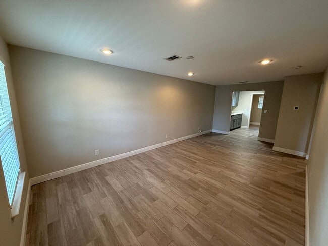 Building Photo - Gulf Breeze - Santa Rosa Shores - 2 bedroom, 1 bathroom