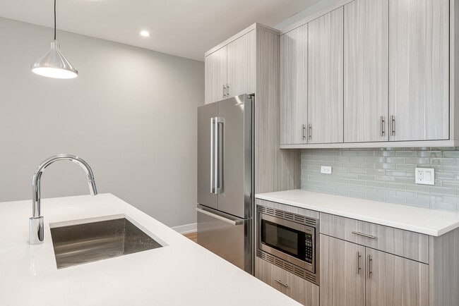 Building Photo - 2145 S Halsted St