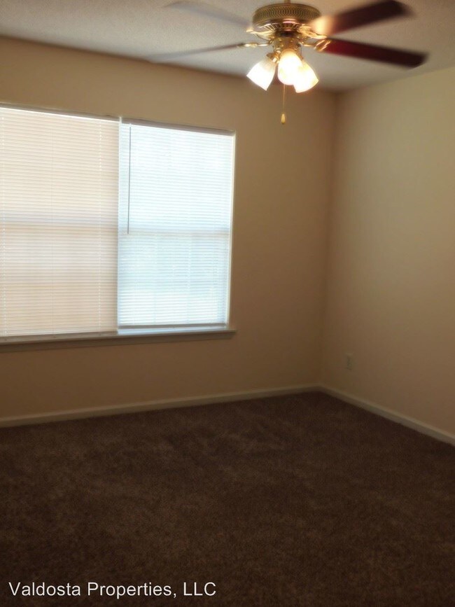 Building Photo - 1533 Woodard St