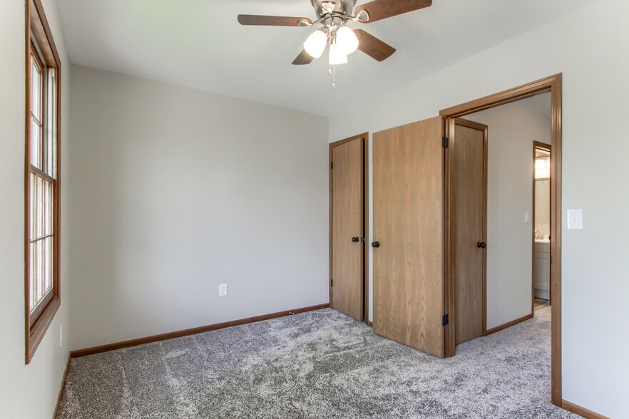 Building Photo - 1007 Northfield Dr