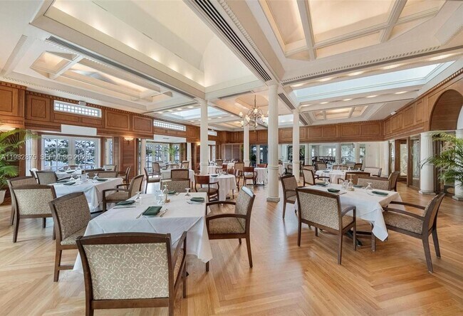 Building Photo - 1000 Quayside Terrace