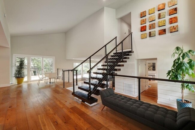 Building Photo - 8701 S Path