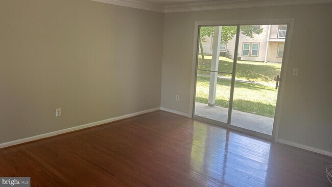 Building Photo - 1012 Spring Valley Ct