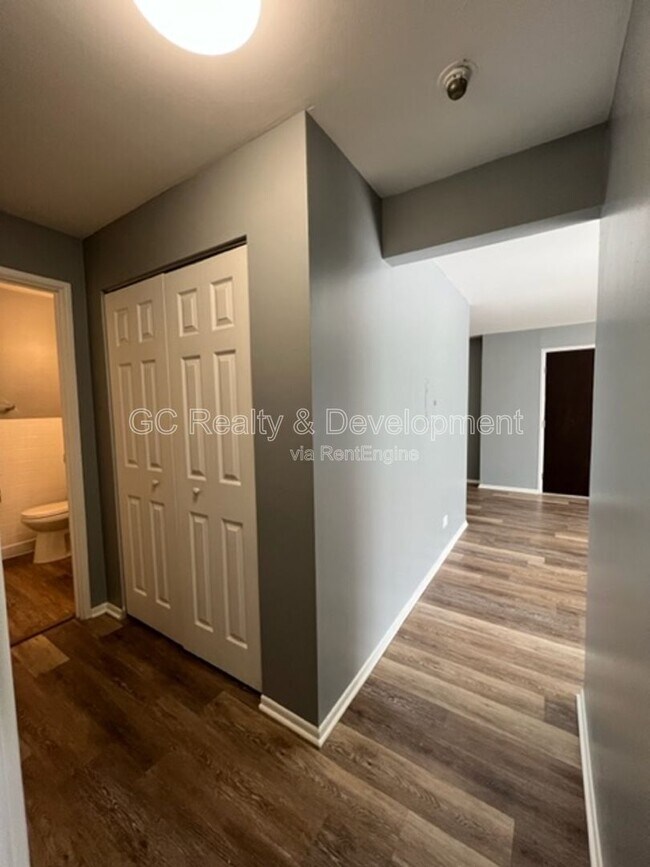 Building Photo - 316 N Warwick Ave