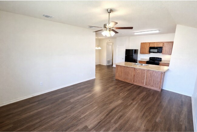 Building Photo - 3113 Ochiltree Dr