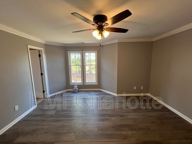 Building Photo - 9225 Ravenwing Dr