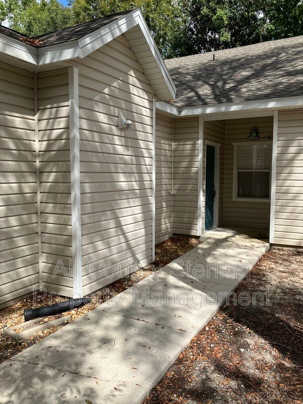 Building Photo - 4700 SW Archer Rd