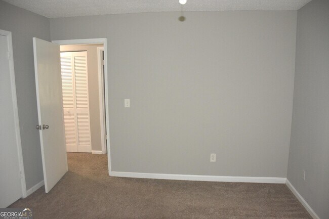 Building Photo - 4952 Isle Royal Ct