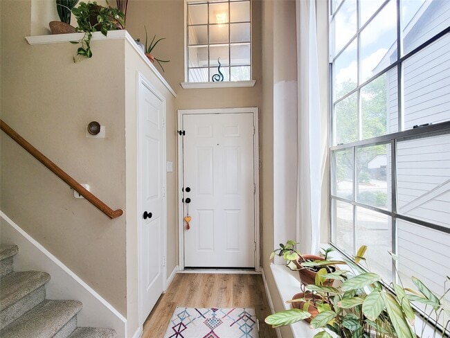 Building Photo - 42 Wineberry Pl