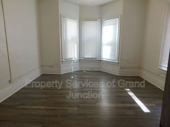 Building Photo - 816 Grand Ave